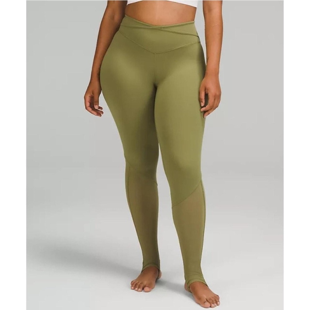 Lululemon Nulu Crisscross Stirrup Size 12